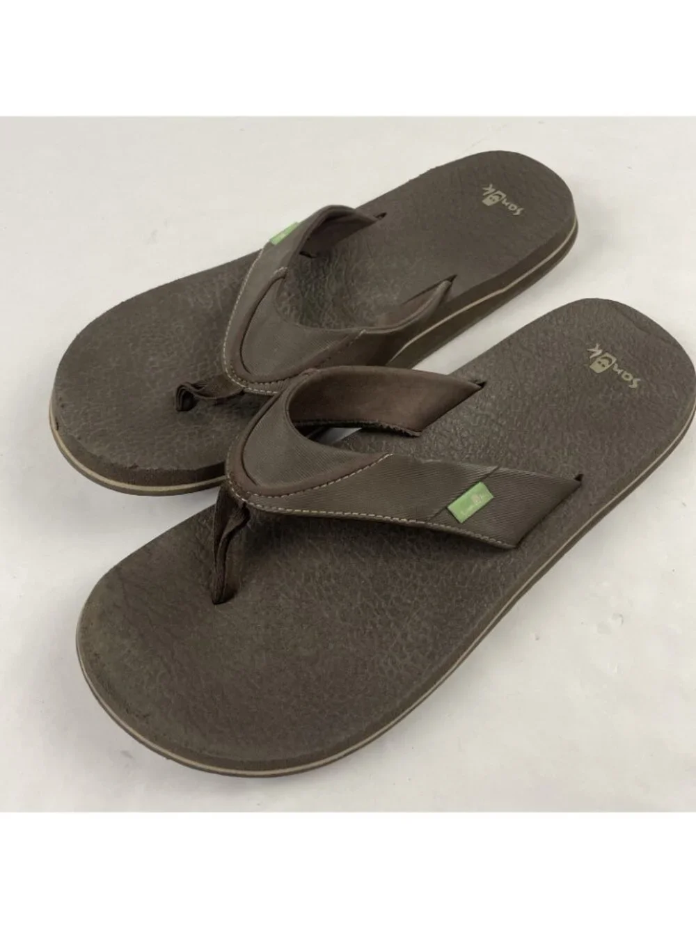 Sanuk Beer Cozy Men’s Flip Flop Sandals Brown Comfort Beach Size 12 US